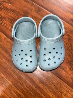Toddler crocs