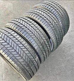 🎃 235 65 18 Bridgestone tires Con 80% de Vida Las 4