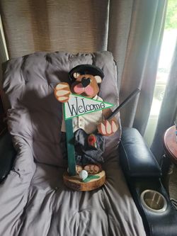 Welcome golfing bear