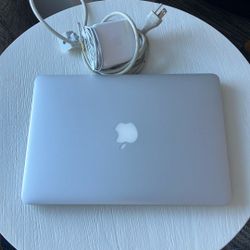 Macbook Pro (Retina, 13-inch, Early 2015)