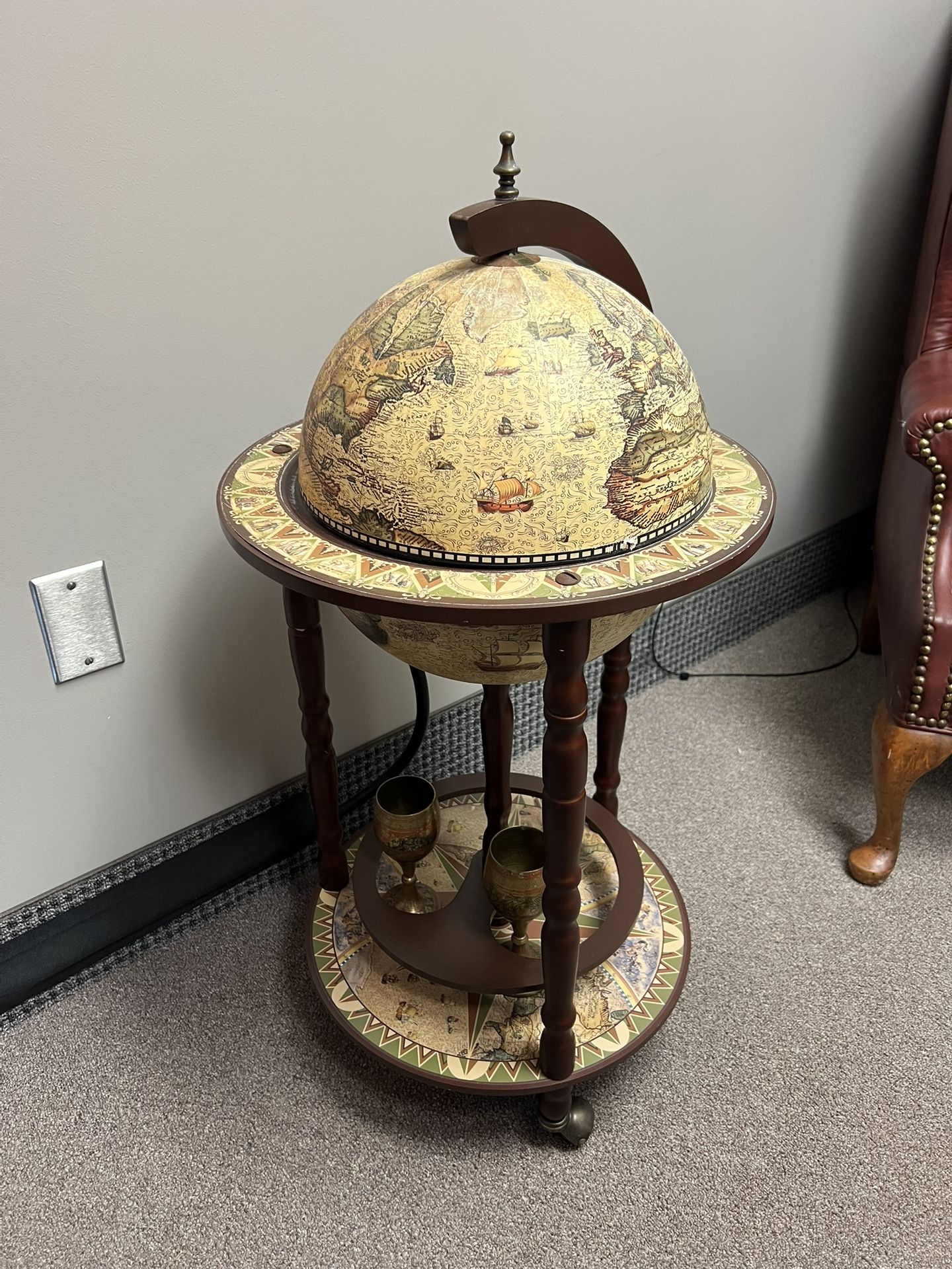 Wood Globe Bar Liquor Cabinet