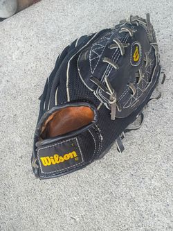 Baseball Mitt Wilson Medium Size Glove