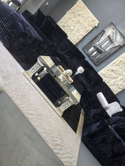 ✨️ Sectionals, 2pc Sofas ✨️ Furniture Queen Bedrooms, Dining Avail