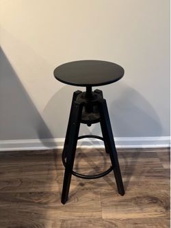 Industrial Adjustable Swivel Stool – Black