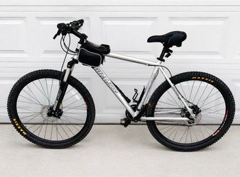 29” Mountain Bike with Maxxis Tires