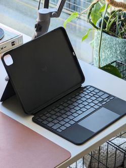 Logitech iPad Pro 11-inch Case with Keyboard