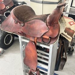Saddle 