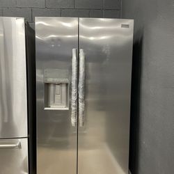 Frigidaire Side-By-Side Refrigerator HWZK