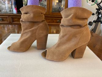 Kristin Cavallari Chinese Laundry Size 8.5 Brown (Dark Camel) Suede Boots