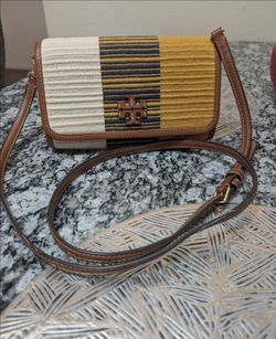 TORY BURCH THEA CROSSBODY !