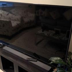 Vizio 58” V-Series 4K UHD Smart TV – Excellent Condition
