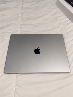 MacBook Pro 16” M3 Pro 18GB RAM 512GB SSD.