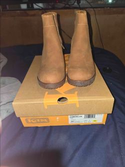 Brand new Korks Esmeralda Tan boots size 6