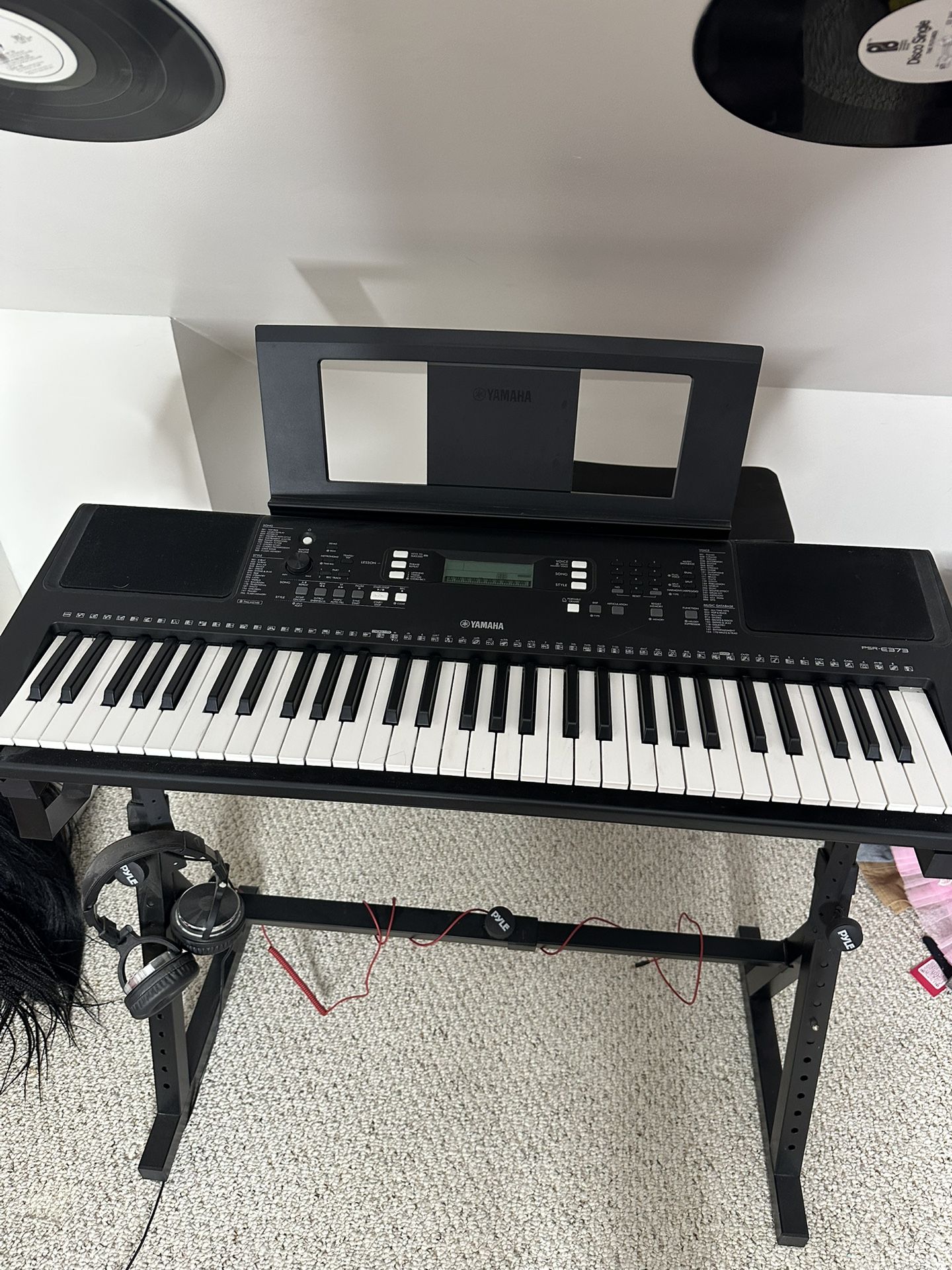 Yamaha PSR-E373 Keyboard – Gently Used + Stand