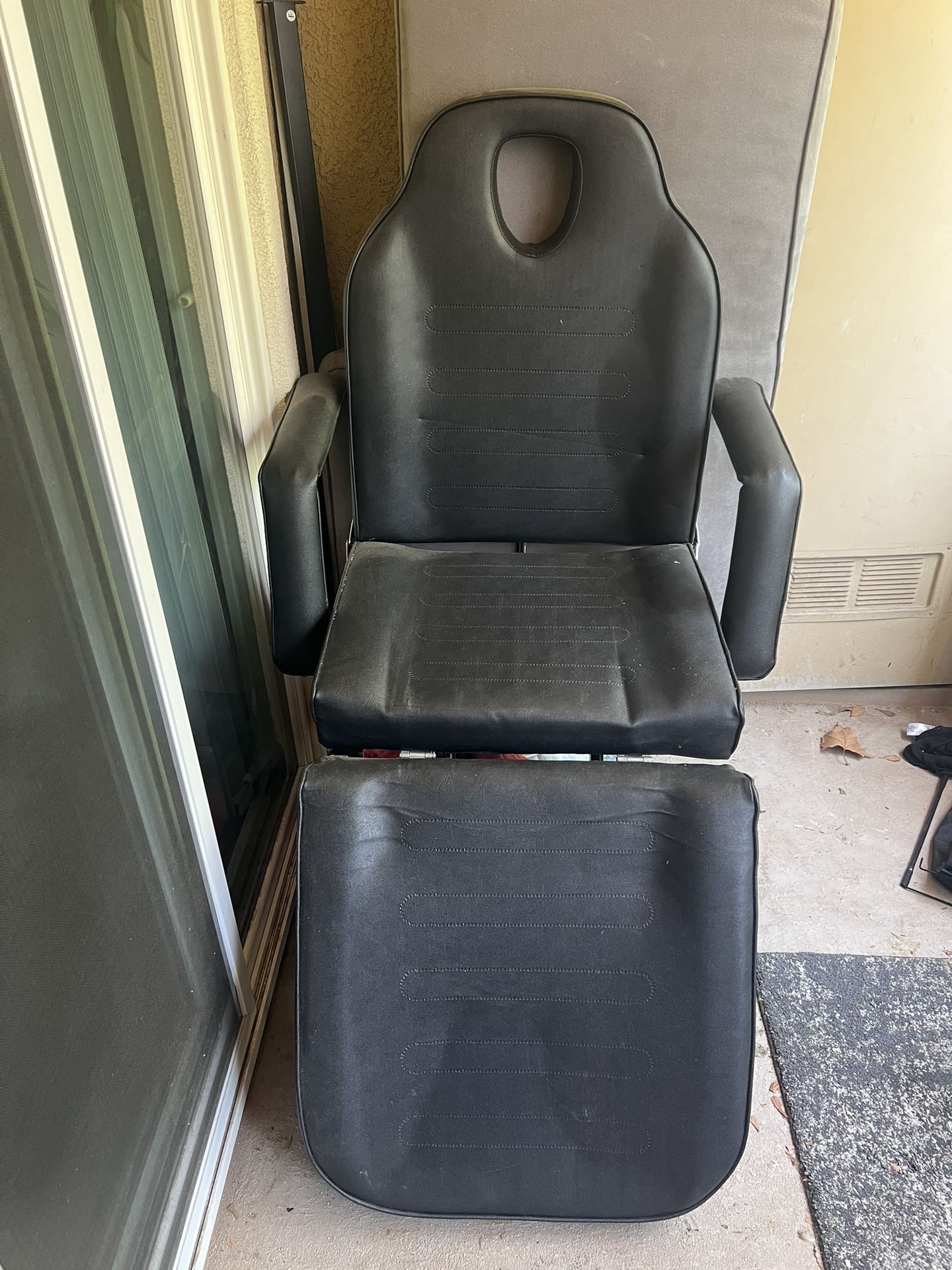 For Sale: Reclining Black Beauty Chair – Great Condition! ✨🪑