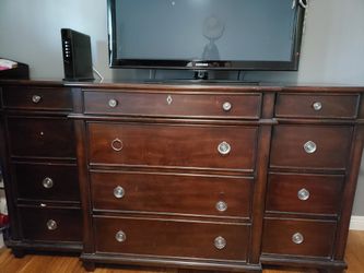 Dresser