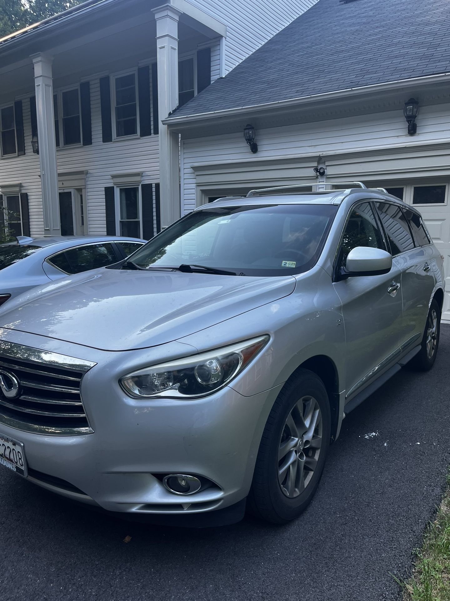 Infiniti X60 Third Row seat price 9900 negotiable