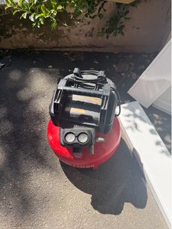 CRAFTSMAN 6-Gallon Portable Electric 150 PSI Pancake Air Compressor