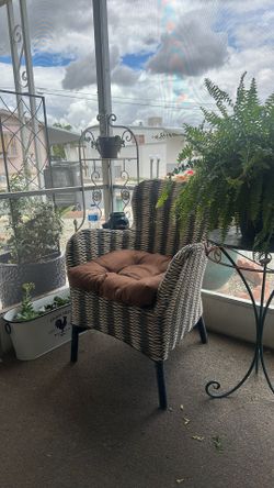 Set of patio chairs