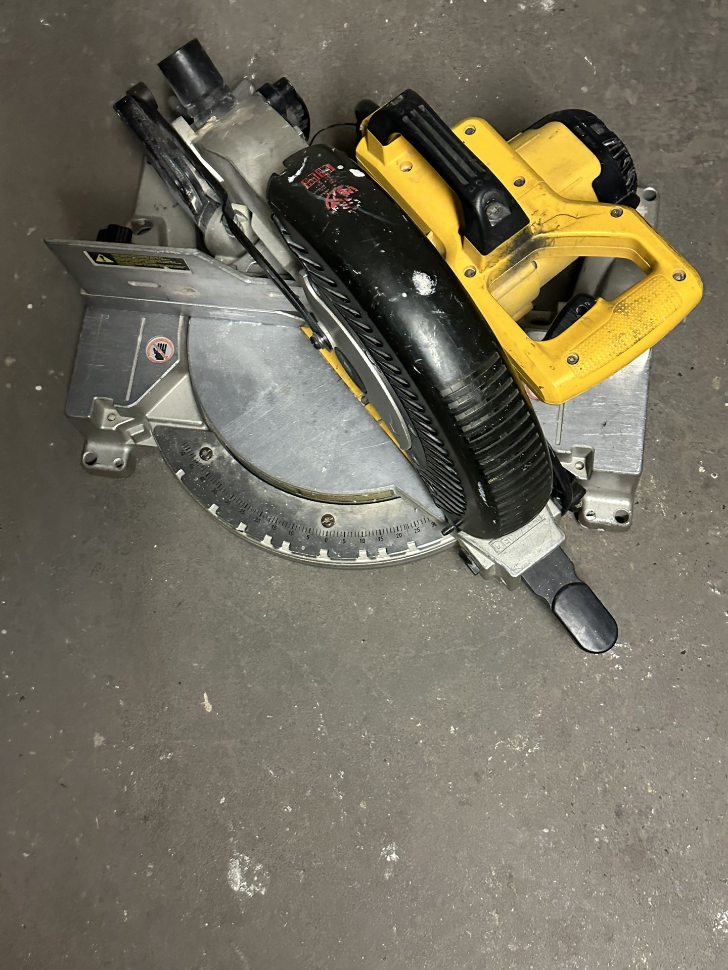 Dewalt Saw