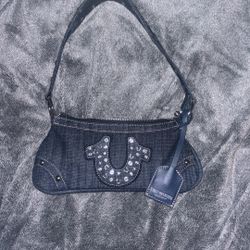 JEAN TRUE RELIGION PURSE!