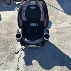 Gravo Car Seat grows With Child