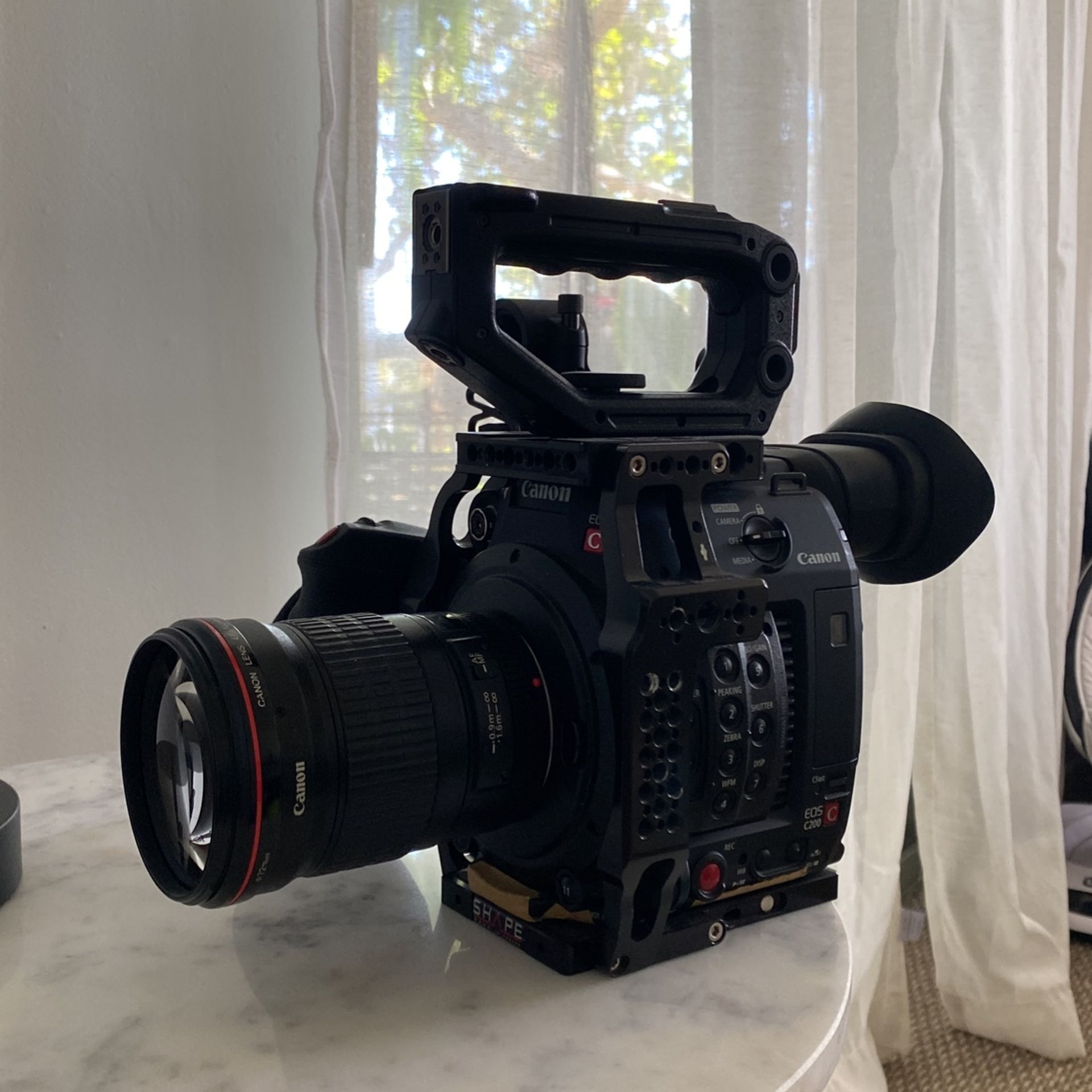 Canon C200 