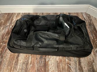 Eagle Creek Expanse Drop Bottom Wheeled Duffel Bag - Black