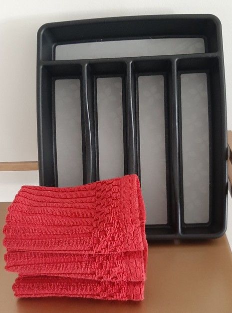 Silverware Holder/ Cloths