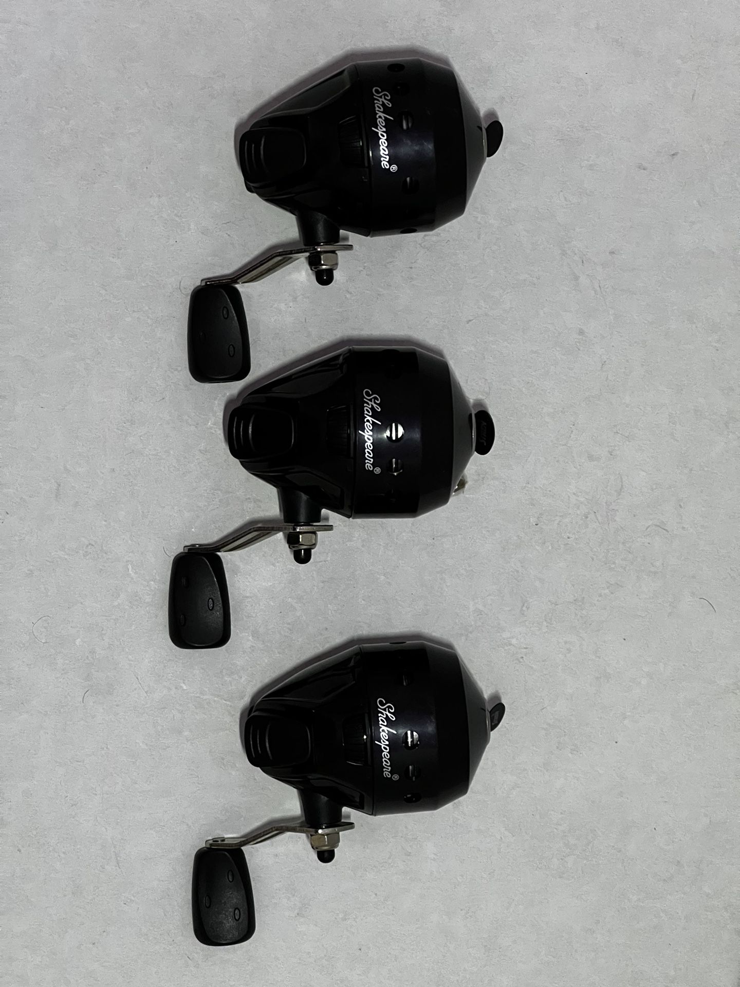 Shakespeare Spin Cast fishing reel Bundle