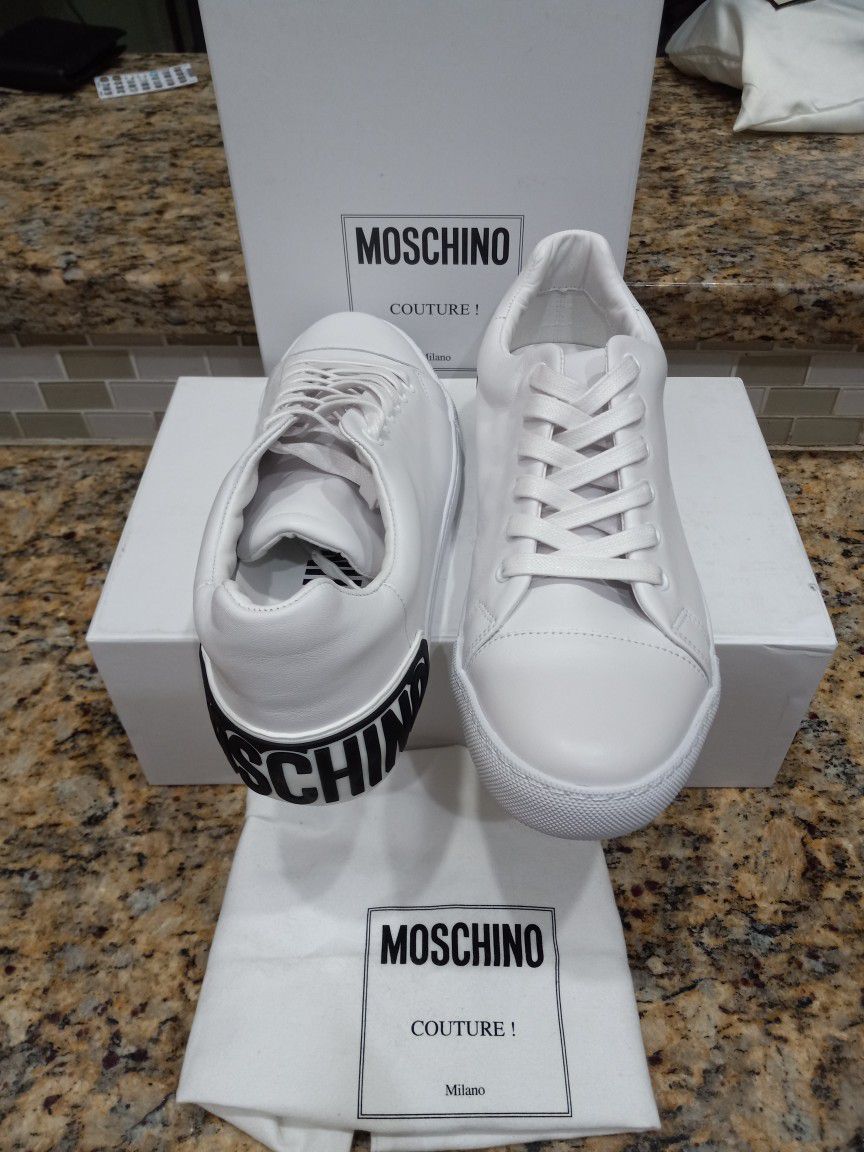 NEW! MOSCHINO LEATHER SNEAKERS W/LOGO 