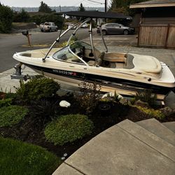 2005 Searay Sport 180