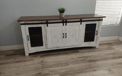 Beautiful 79” farmhouse Tv stand