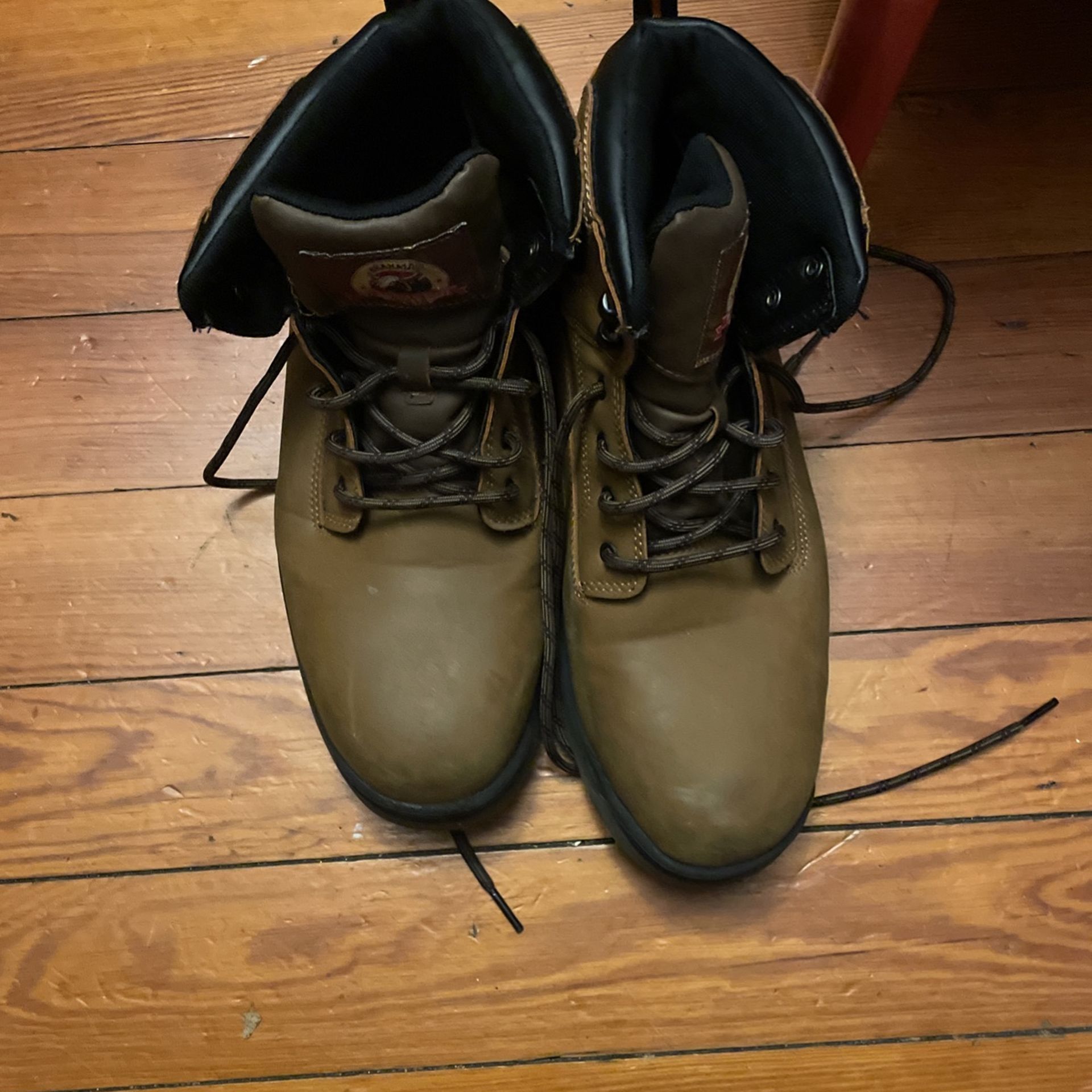 Nonslip steel toe work boots 