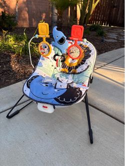 Baby vibrating chair