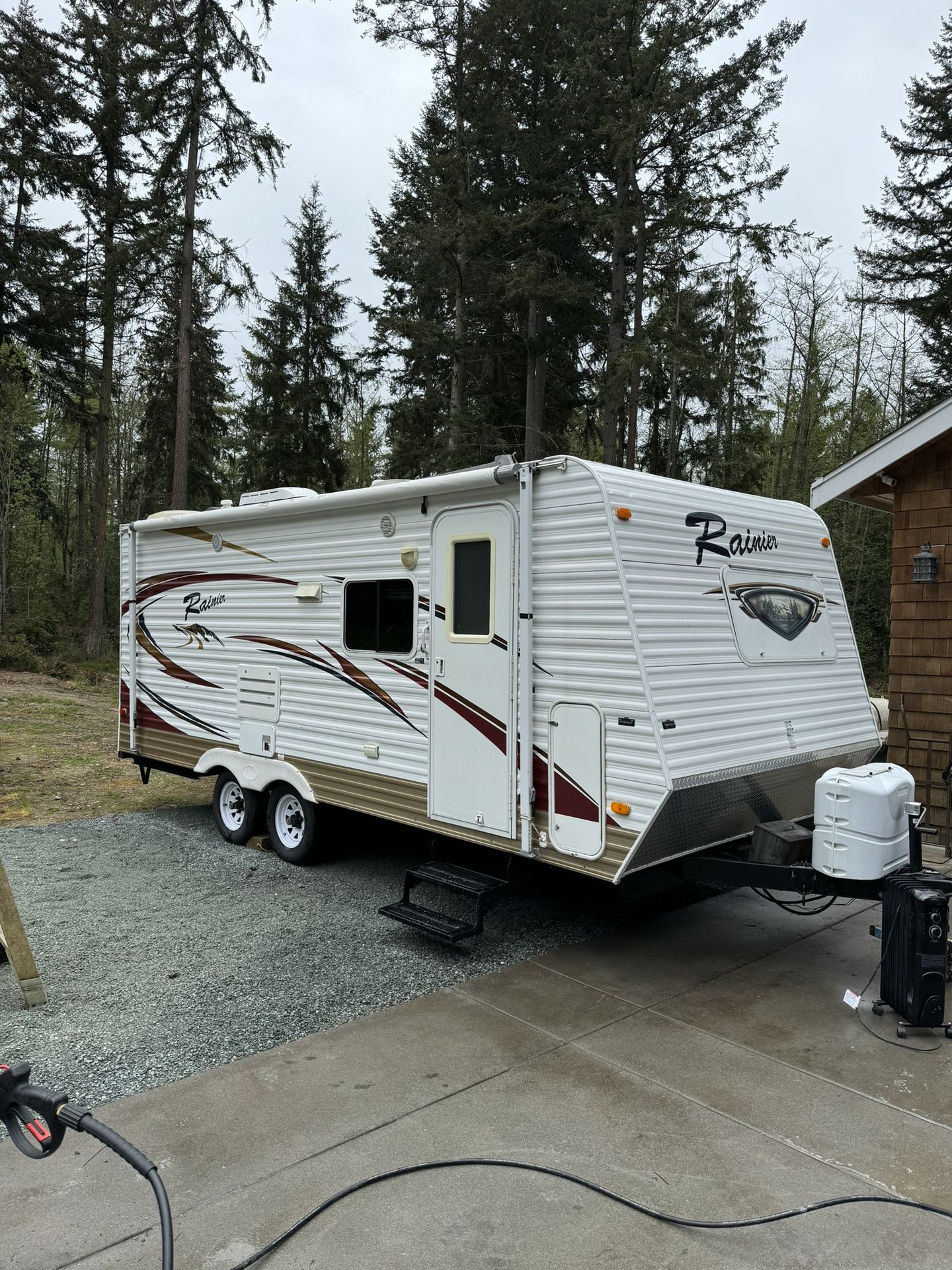 2010 Rainier 23/TT