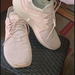 Size 8 Tennis Adidas Shoes/Tenis Adidas 8