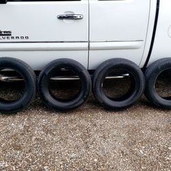 Set of 4 tires used  80%life-set de 4 llantas usadas $180
