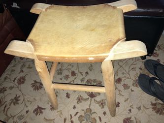 Beautiful Primitive Deer Skin Saddle Style Foot Stool. Leather & Wood