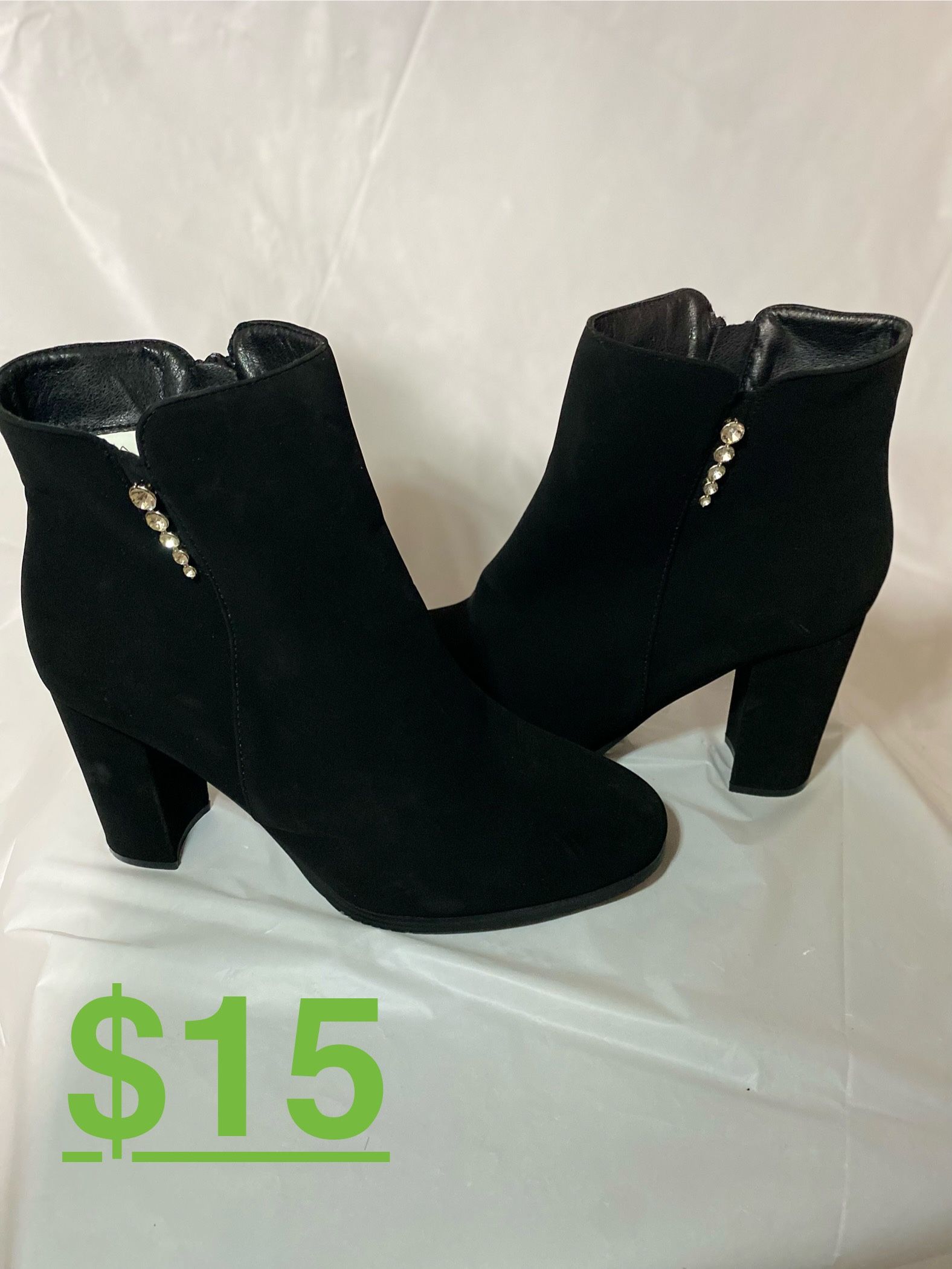 BLACK BOOTIES