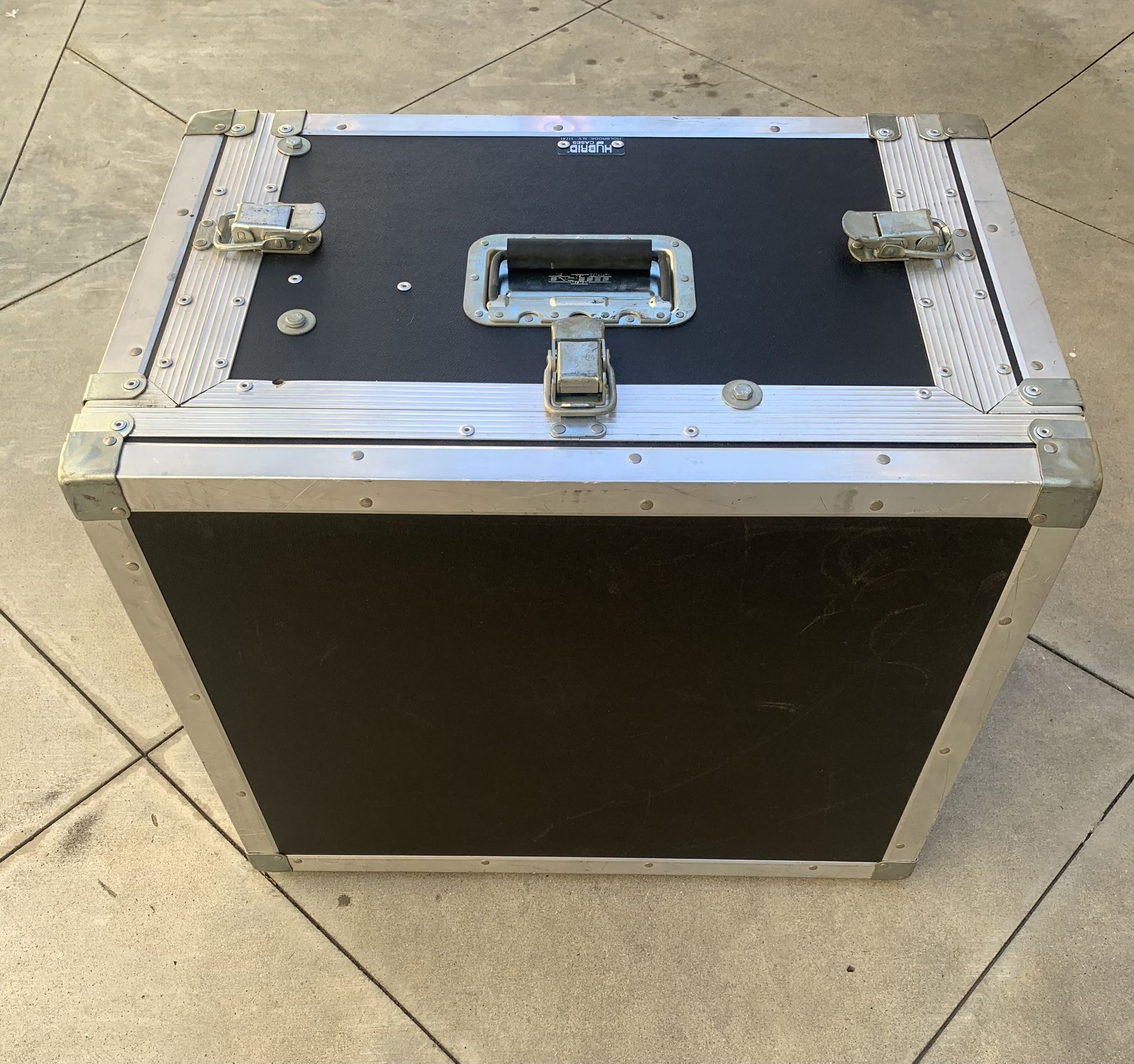 wooden road cases by hybrid custom made 24