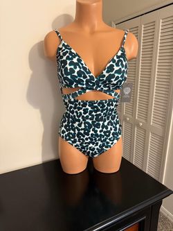 Vince Camuto Leopard Print One-Piece Swimsuit