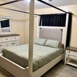 QUEEN SIZE BEDROOM SET