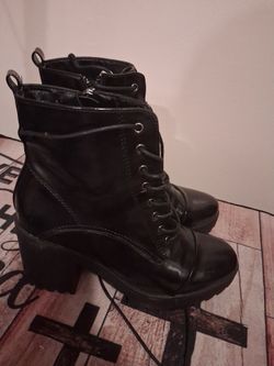 Black boots size 8.5