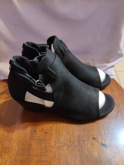 Cuban heel shoe