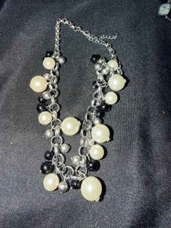 Silver Chain Necklace with Pearl and Black Beads