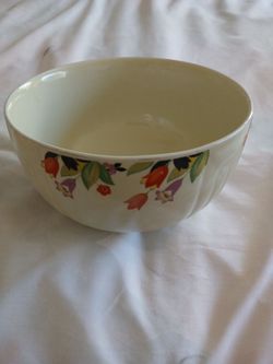 Vintage Hall Co. Mixing Bowl Crocus Pattern