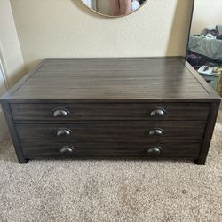 wood chest/coffee table with drawers