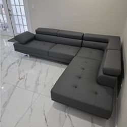 SECTIONAL COUCH  🆕️ 