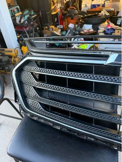 2020 Chevy traverse front grill